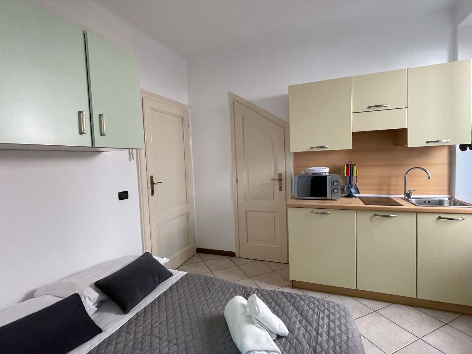 Roncati 7 Center Town Studio Apartments بيلاجيو المظهر الخارجي الصورة