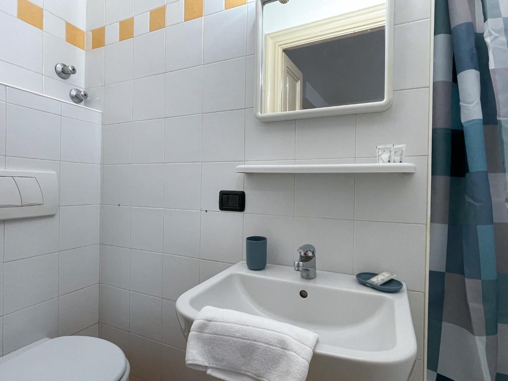 Roncati 7 Center Town Studio Apartments بيلاجيو المظهر الخارجي الصورة