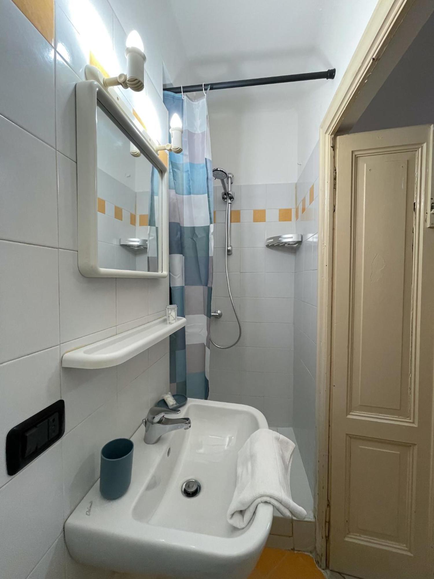 Roncati 7 Center Town Studio Apartments بيلاجيو المظهر الخارجي الصورة