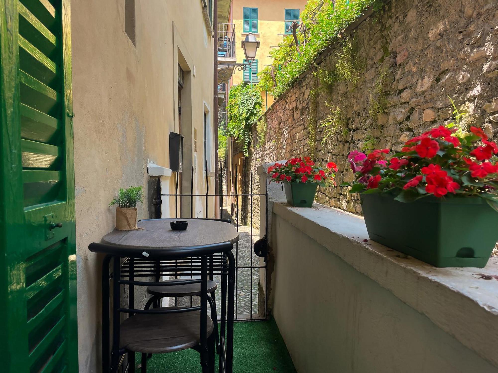 Roncati 7 Center Town Studio Apartments بيلاجيو المظهر الخارجي الصورة